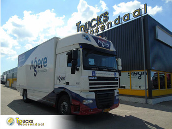 Dobozos felépítményű teherautó DAF XF 105 460