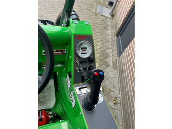 Új Derékcsuklós rakodó AVANT 423 TDL miniloader: 4 kép.