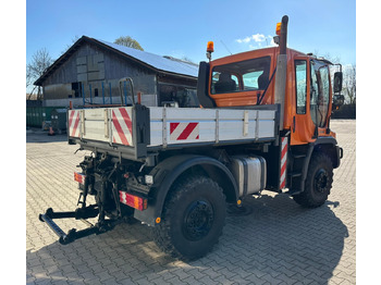 Billenőplatós teherautó Unimog 400 - U400 405 02734 mit Heckkraftheber Mer: 5 kép.