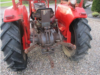 Traktor Massey Ferguson 165: 4 kép.