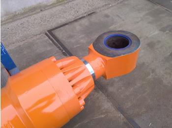 Hidraulikus henger - Építőipari gépek Hitachi 4438244: 2 kép.