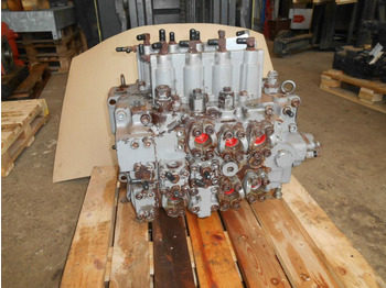 Hidraulikus szelep - Építőipari gépek Hitachi 4632973: 3 kép.
