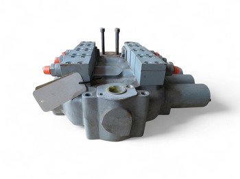 Hidraulikus szelep - Építőipari gépek New Holland 1771467: 3 kép. Hidraulikus szelep - Építőipari gépek New Holland 1771467: 3 kép.