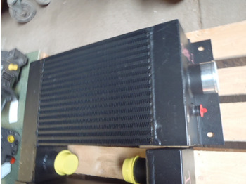 Köztes hűtő NEW HOLLAND