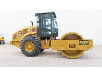 Talajtömörítő CATERPILLAR CS66B