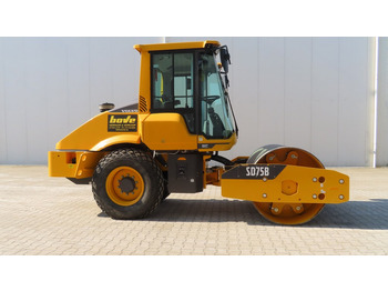 Talajtömörítő VOLVO SD75B