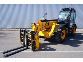 Teleszkópos rakodó JCB