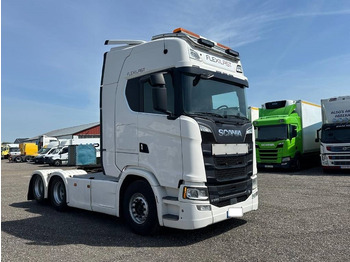Nyergesvontató SCANIA S 580