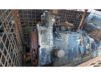 Sebességváltó és alkatrészek SCANIA P94 P114 P124 8X4 8X6 8X8 GR 900 PTO BETONMISCHER: 3 kép.