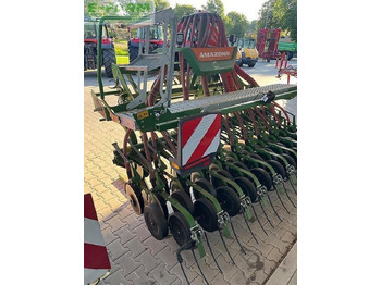 Szemenkénti vetőgép Amazone amazone avant 3002 säschine/ fronttank ftender 1600/ precea 3000-1 maisleger: 5 kép. Szemenkénti vetőgép Amazone amazone avant 3002 säschine/ fronttank ftender 1600/ precea 3000-1 maisleger: 5 kép.