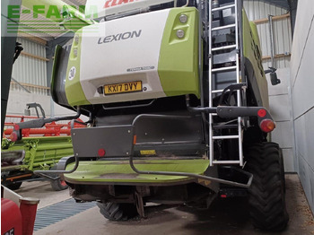 Kombájn CLAAS LEXION 770 TT: 2 kép. Kombájn CLAAS LEXION 770 TT: 2 kép.