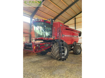 Kombájn CASE IH