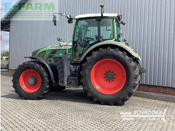 Traktor FENDT 724 Vario