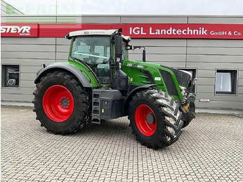 Traktor FENDT 826 Vario