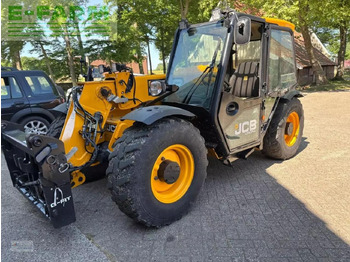 Teleszkópos rakodó JCB