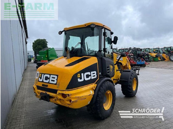 Gumikerekes homlokrakodó JCB tm 180 agri: 3 kép.