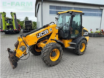 Gumikerekes homlokrakodó JCB TM220
