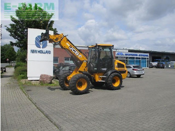 Gumikerekes homlokrakodó JCB TM220
