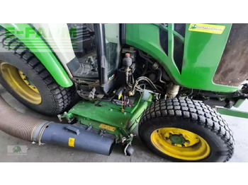 Traktor John Deere 3046r: 4 kép. Traktor John Deere 3046r: 4 kép.