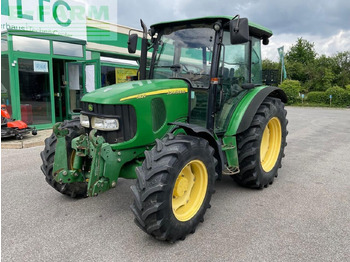 Traktor JOHN DEERE 5820