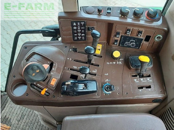 Traktor John Deere 6320 premium: 2 kép. Traktor John Deere 6320 premium: 2 kép.