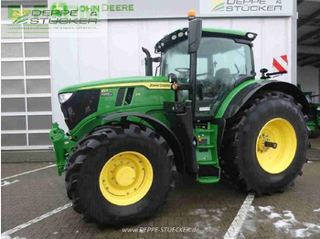 Traktor John Deere 6r 215: 3 kép.