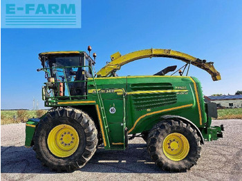 Önjáró szecskázógép JOHN DEERE 7750