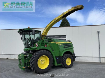 Önjáró szecskázógép JOHN DEERE 8200