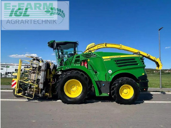 Önjáró szecskázógép JOHN DEERE 8500
