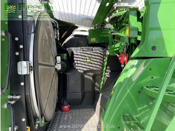 Önjáró szecskázógép John Deere 8500i mit kemper 475: 4 kép.