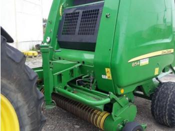 Kocka bálázó John Deere 854: 1 kép.