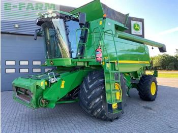Kombájn JOHN DEERE C670