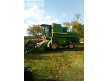 Kombájn JOHN DEERE