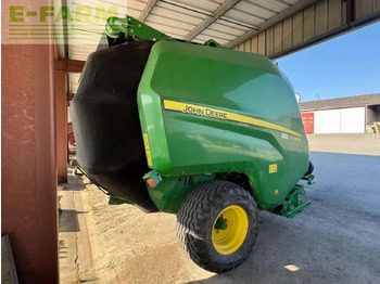 Kocka bálázó John Deere v461r: 3 kép.