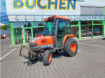 Traktor Kubota stv40: 5 kép.
