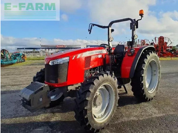 Traktor Massey Ferguson 4708: 5 kép. Traktor Massey Ferguson 4708: 5 kép.