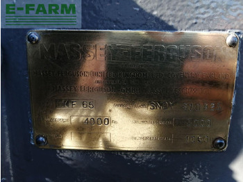 Traktor Massey Ferguson 65: 2 kép. Traktor Massey Ferguson 65: 2 kép.