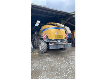 Önjáró szecskázógép NEW HOLLAND FR9060