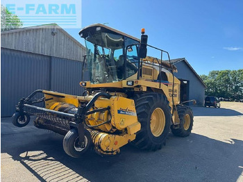Önjáró szecskázógép NEW HOLLAND