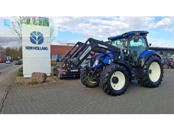 Traktor New Holland t5.110 ac AC: 2 kép. Traktor New Holland t5.110 ac AC: 2 kép.