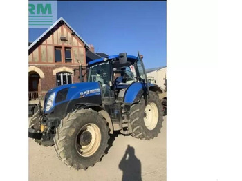 Traktor NEW HOLLAND T7.200