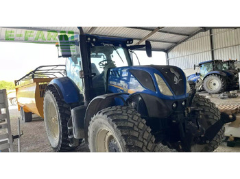 Traktor NEW HOLLAND T7.245