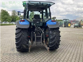 Traktor New Holland ts 115: 4 kép. Traktor New Holland ts 115: 4 kép.