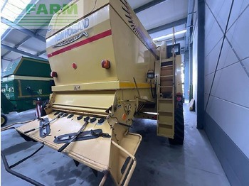 Kombájn New Holland tx 65: 4 kép.