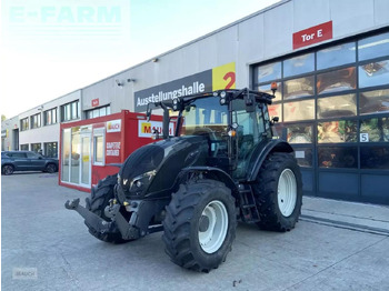 Traktor VALTRA A114