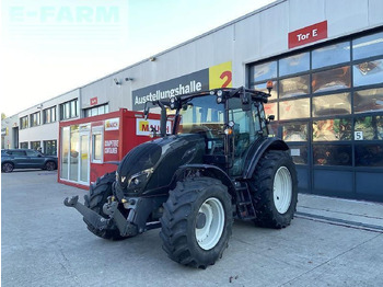 Traktor VALTRA A114