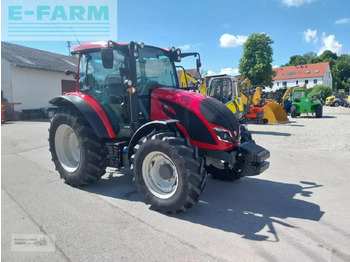 Traktor Valtra a 85: 3 kép. Traktor Valtra a 85: 3 kép.