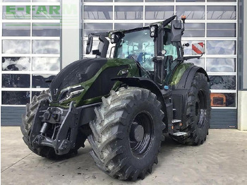 Traktor VALTRA