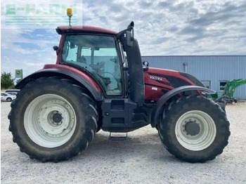 Traktor Valtra t194: 4 kép.
