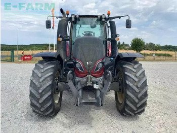 Traktor Valtra t194: 5 kép.